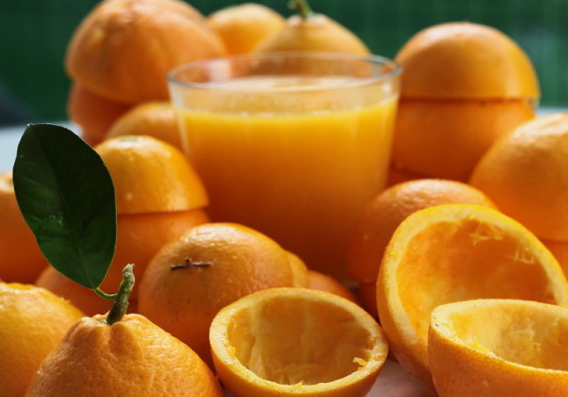 Suc proaspat stors din portocale proaspat culese. Unul din avantajele traiului in Tenerife.